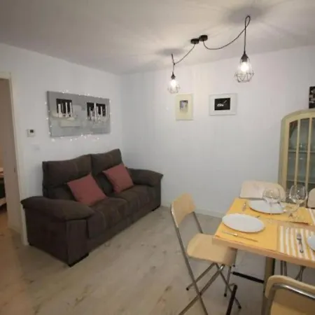 Espacioso Y Comodo: Tu Refugio En Apartment